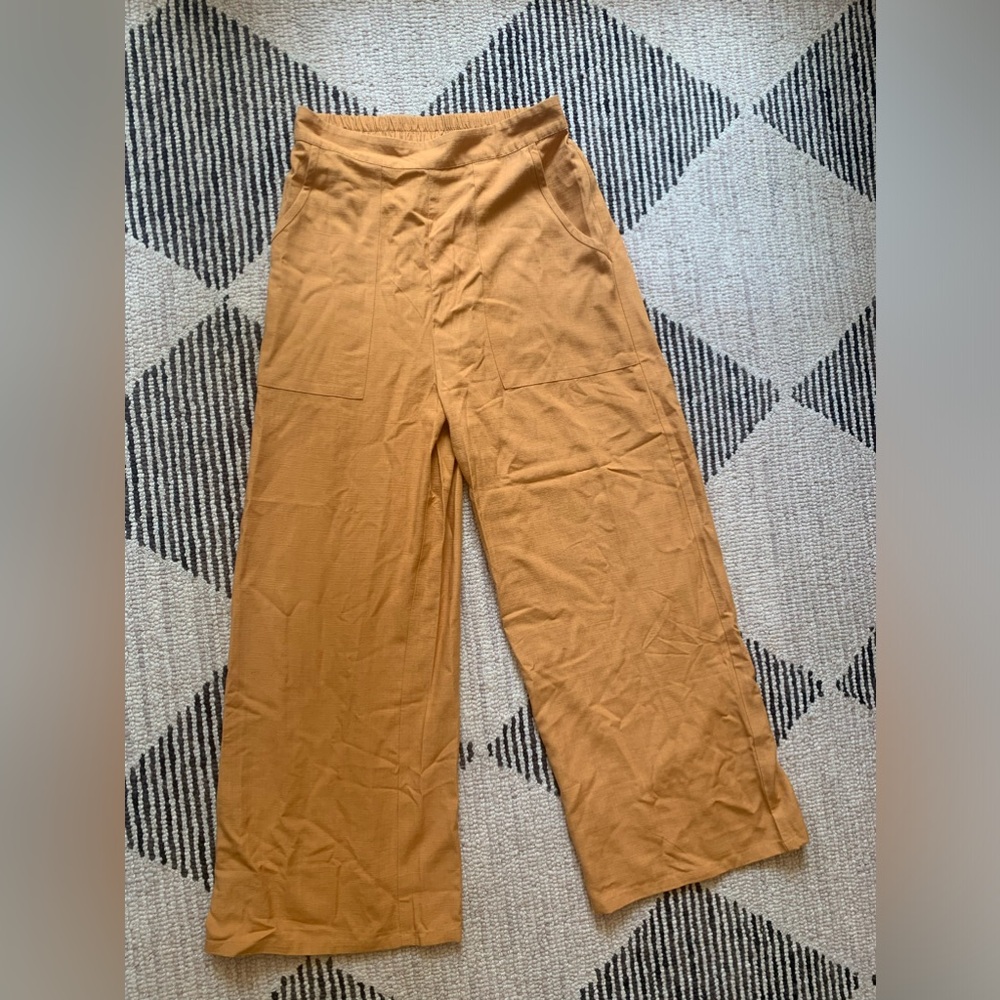 “Band of the Free” Viscose Linen pants Sz Small. NWT. Caramel/Apricot color